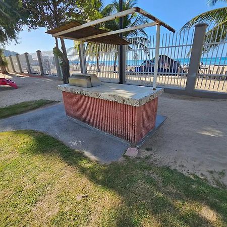 Steps From Foxwoods- Beachfront Retreat With Pools San Juan Bagian luar foto