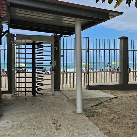 Steps From Foxwoods- Beachfront Retreat With Pools San Juan Bagian luar foto