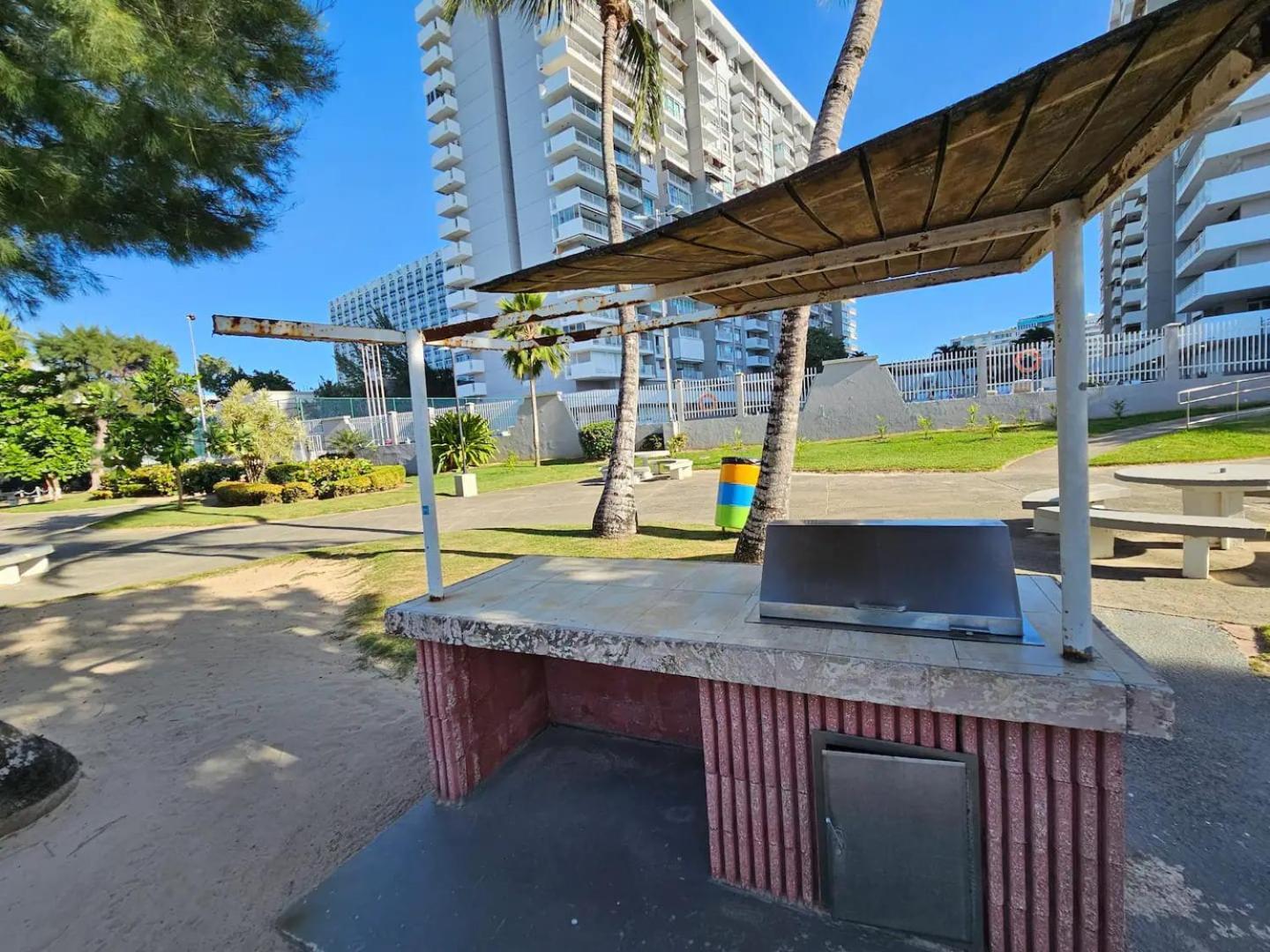 Steps From Foxwoods- Beachfront Retreat With Pools San Juan Bagian luar foto