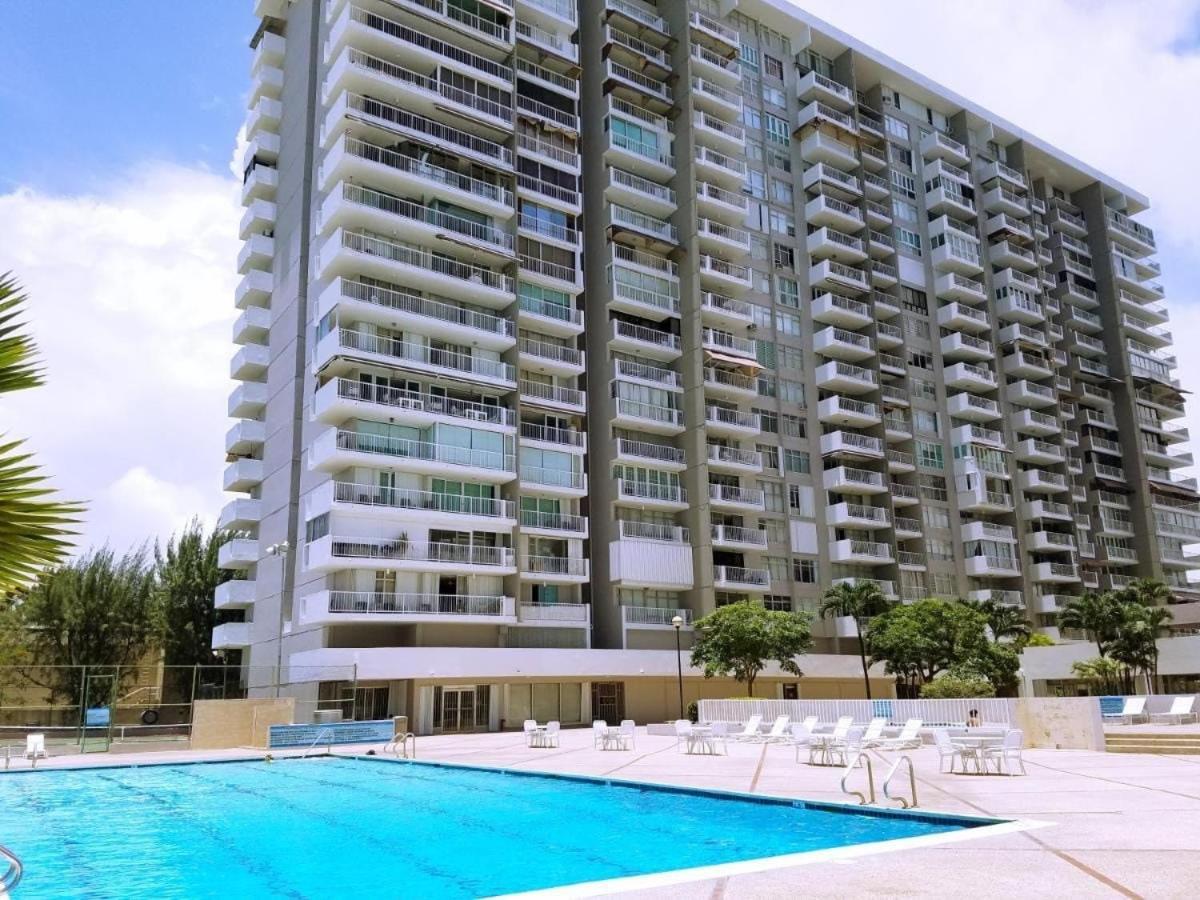 Steps From Foxwoods- Beachfront Retreat With Pools San Juan Bagian luar foto